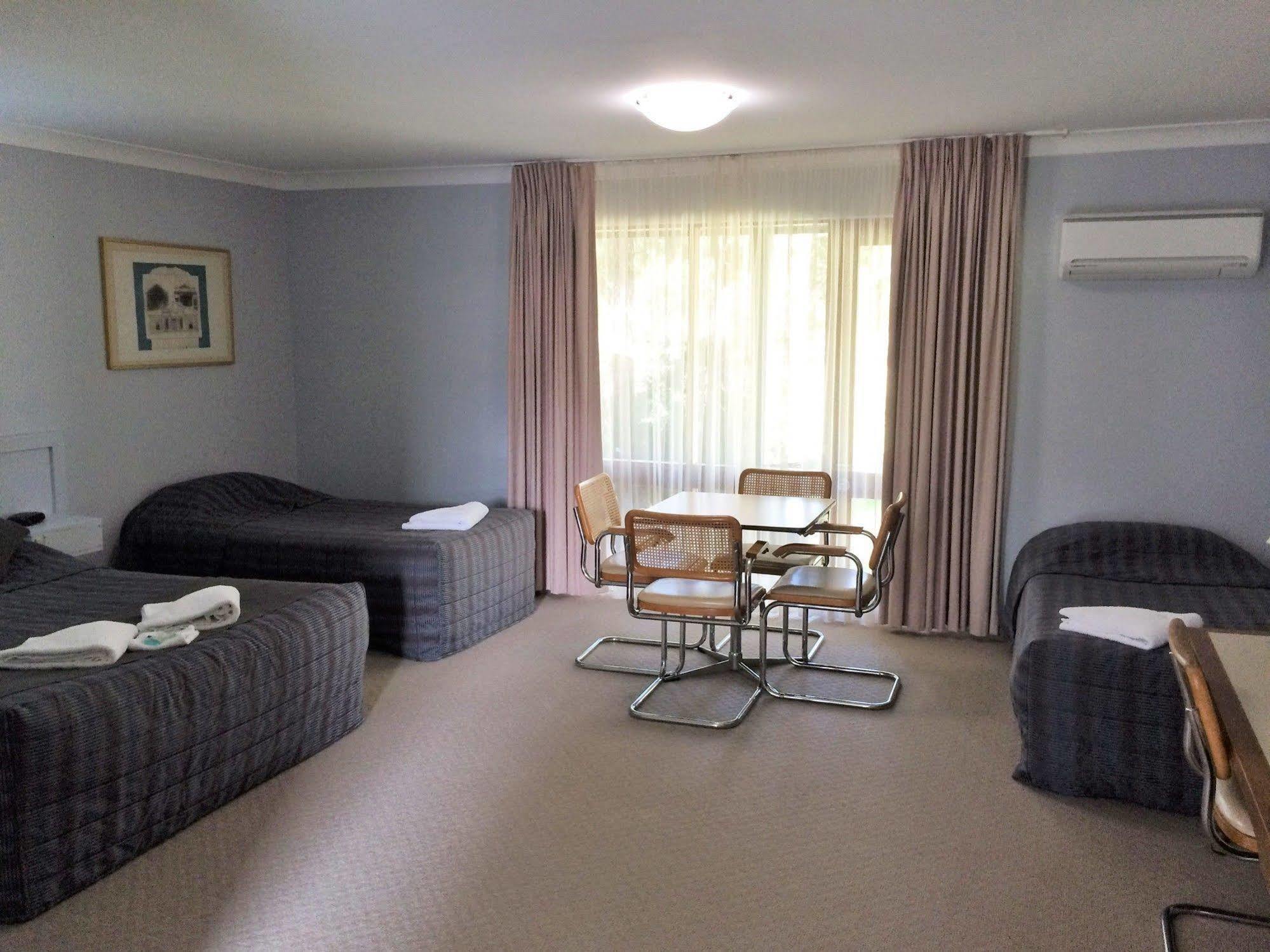 Town & Country Motor Inn Forbes Eksteriør billede