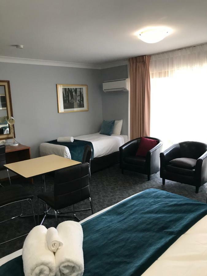Town & Country Motor Inn Forbes Eksteriør billede
